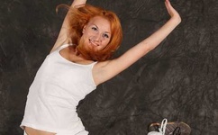 男人一边摸一边在做爽爽的事